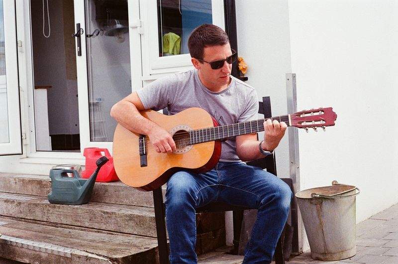 أفضل أنواع الجيتارات للمبتدئين